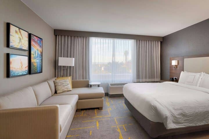 Room 6 of 44
