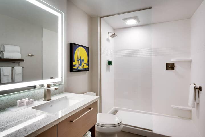 Room 18 of 44